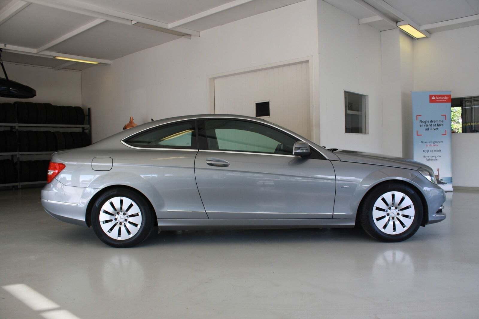 Grå Mercedes C220 fra 2012