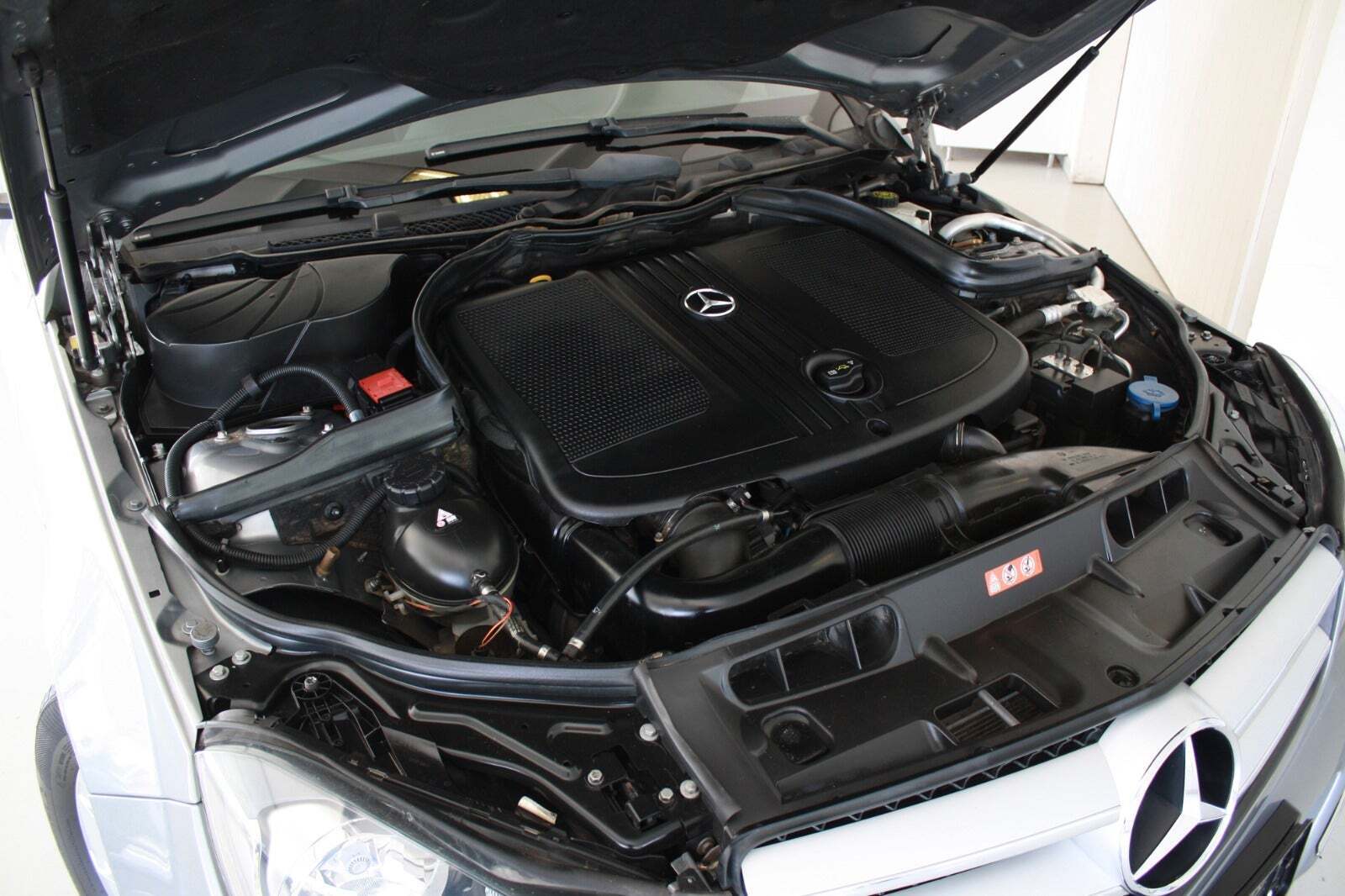 Grå Mercedes C220 fra 2012