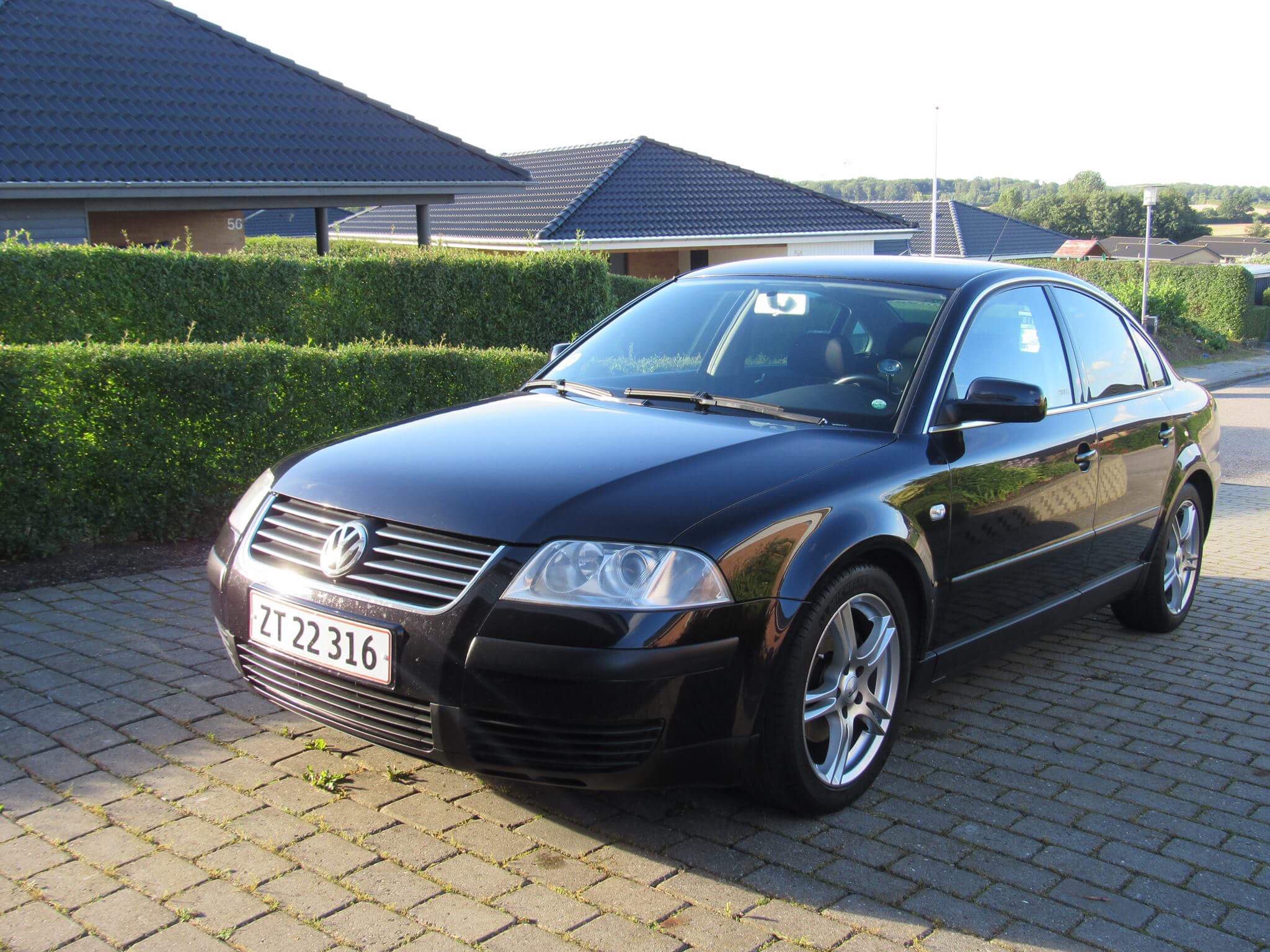 Sort VW Passat fra 2004