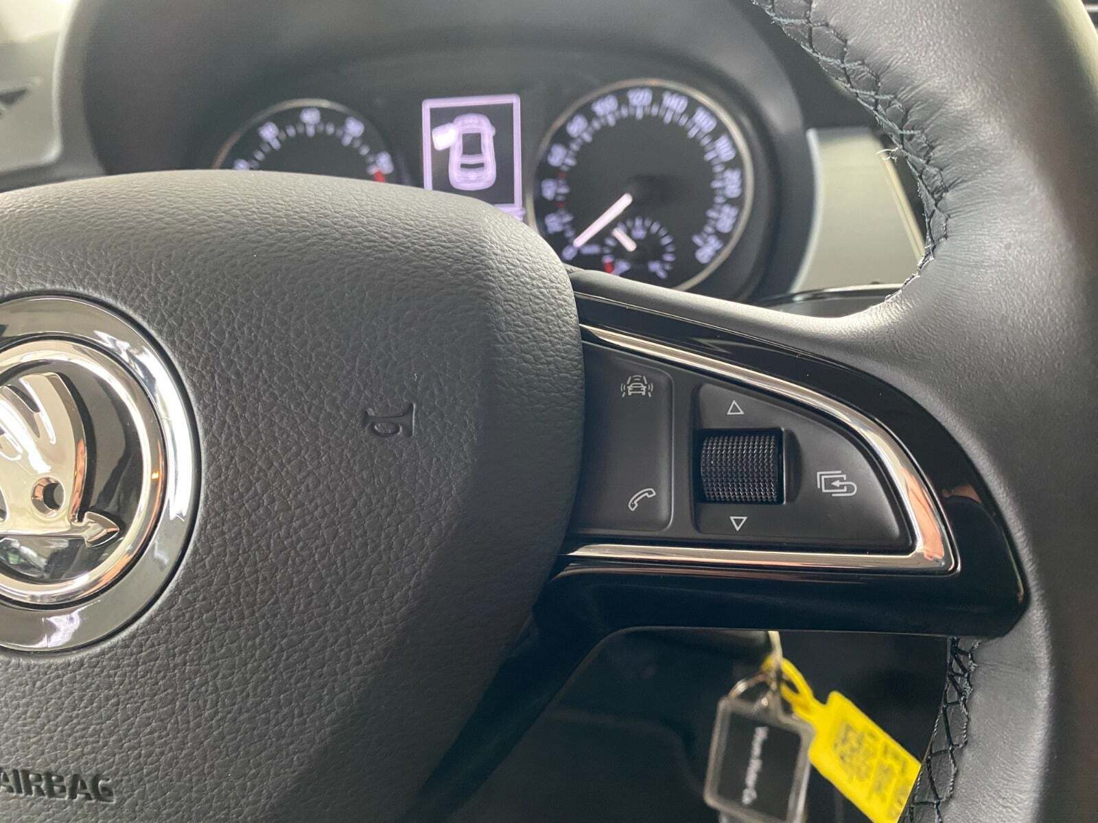 Grå Skoda Fabia fra 2018