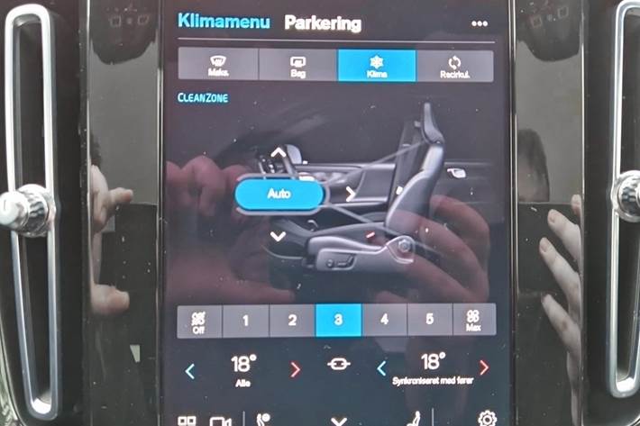 Rød Volvo C40 fra 2022