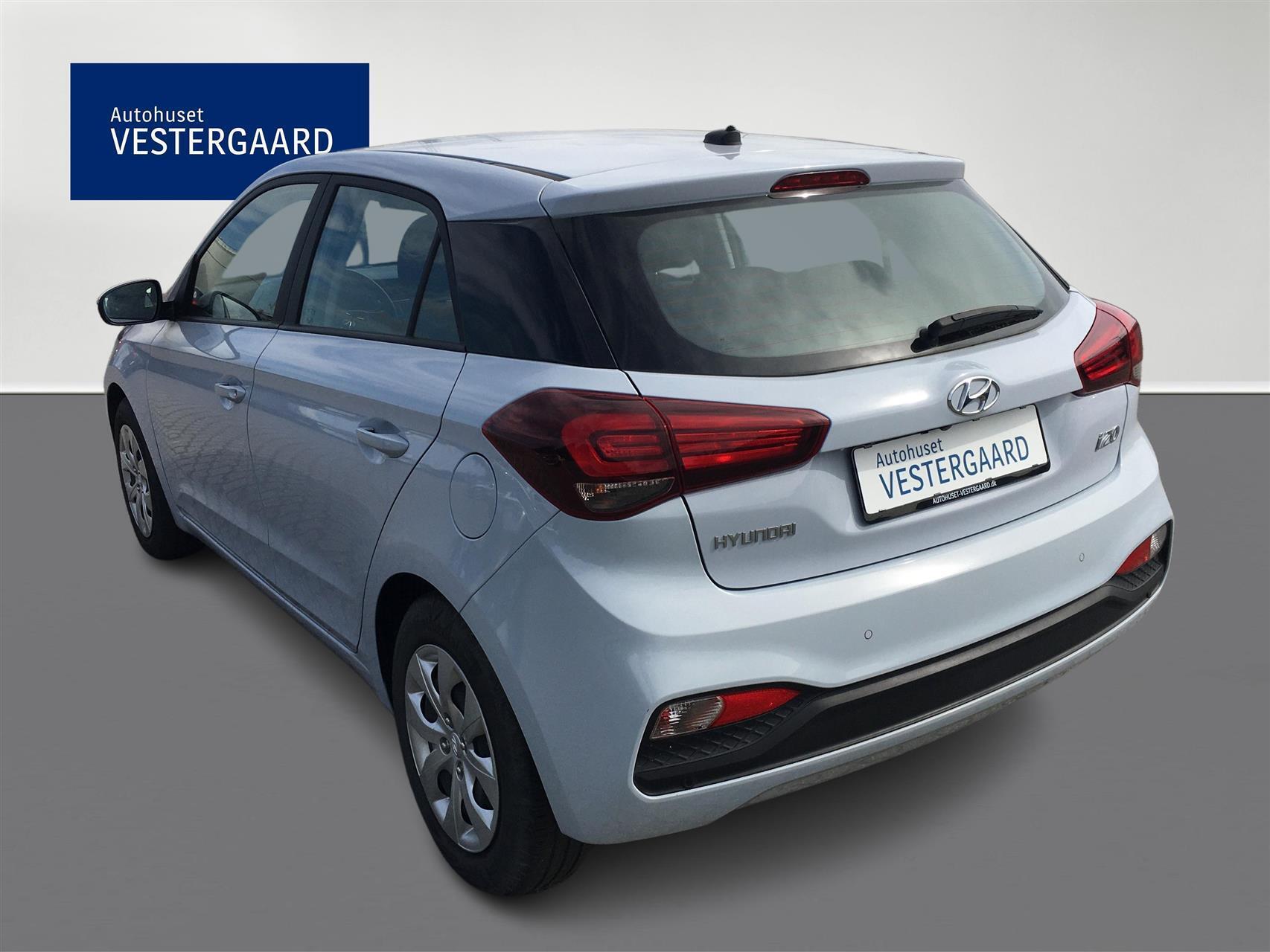 Grå Hyundai i20 fra 2020