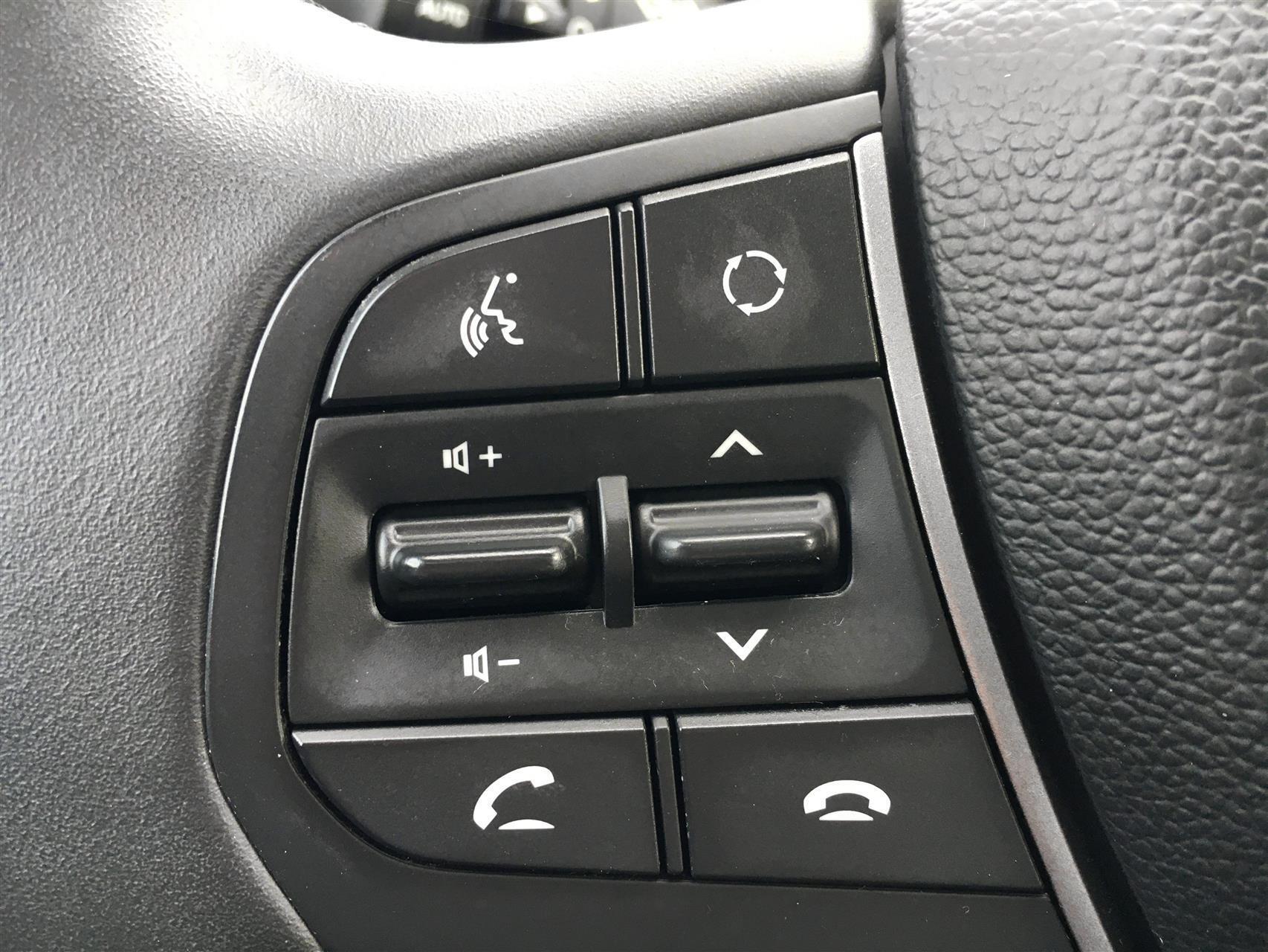 Grå Hyundai i20 fra 2020