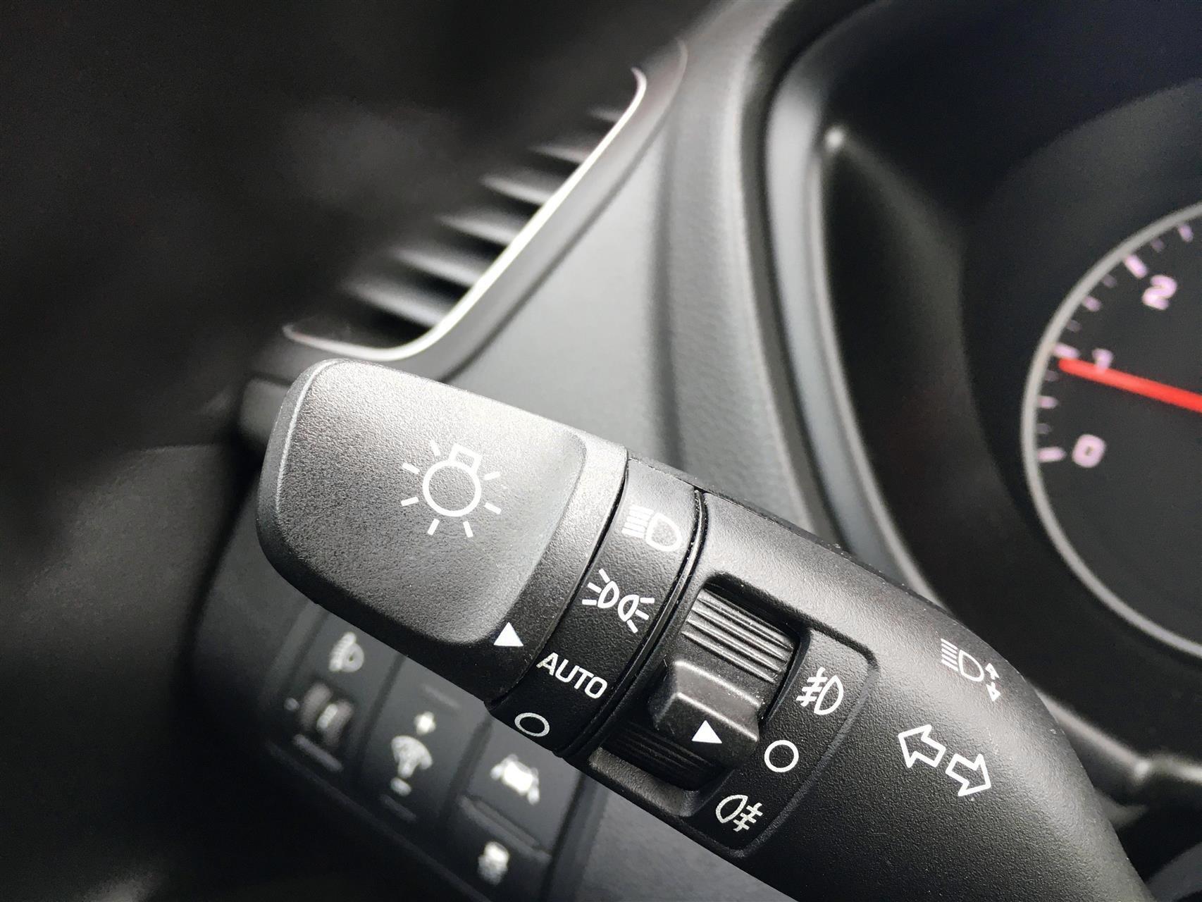 Grå Hyundai i20 fra 2020