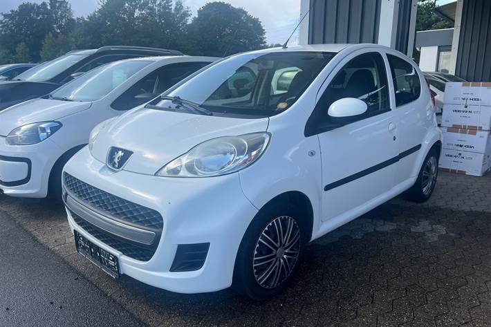 Hvid Peugeot 107 fra 2011