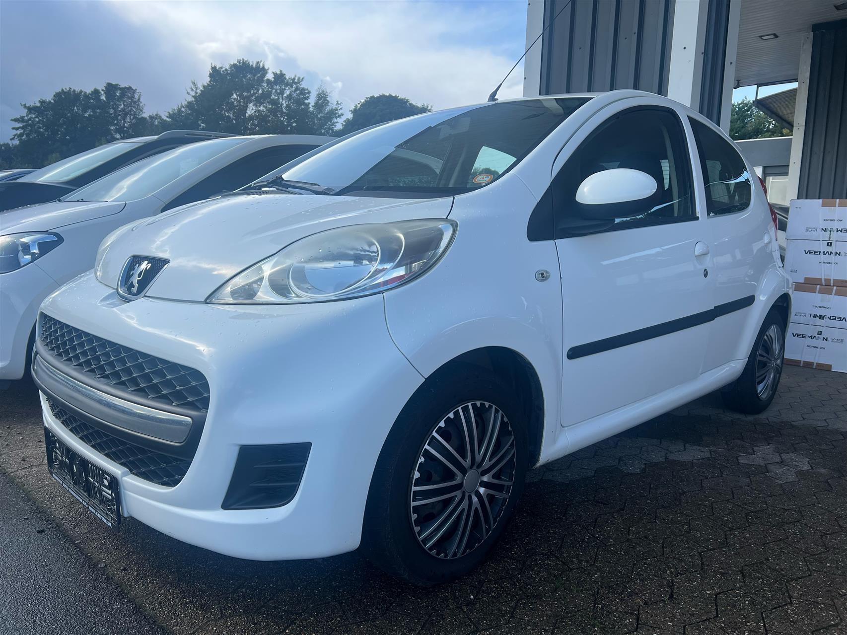 Hvid Peugeot 107 fra 2011