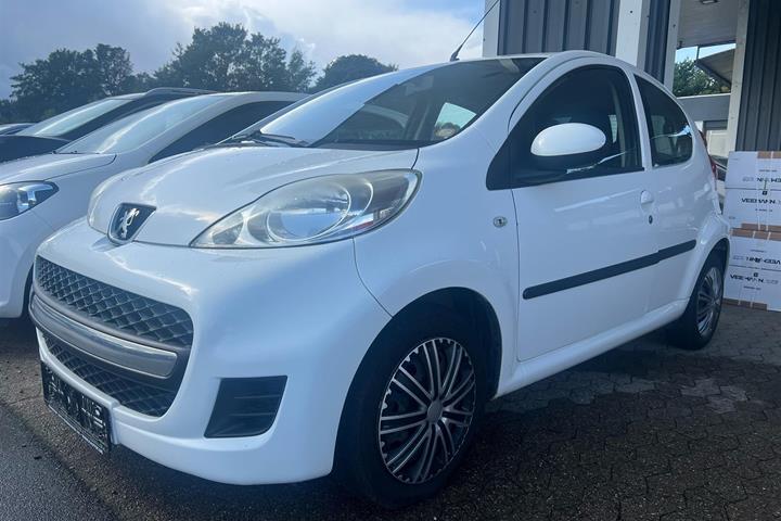 Hvid Peugeot 107 fra 2011