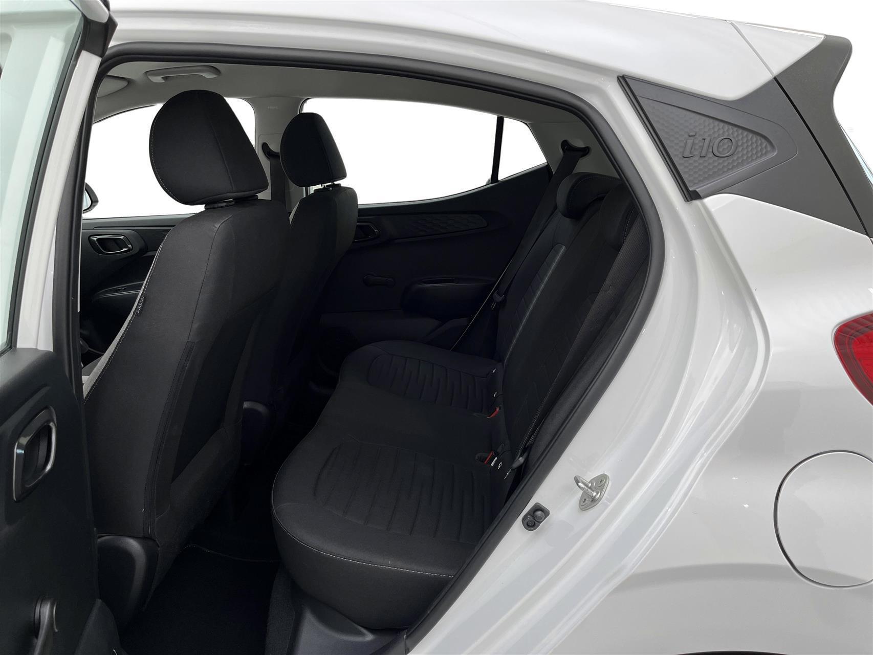 Hvid Hyundai i10 fra 2021