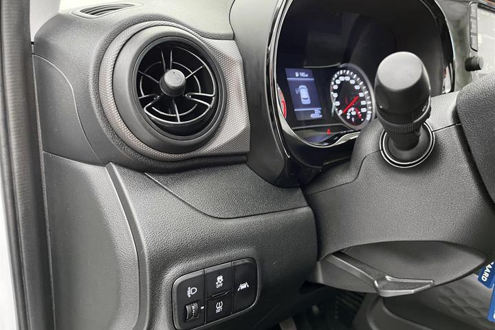 Hvid Hyundai i10 fra 2021