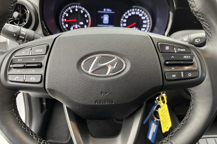 Hvid Hyundai i10 fra 2021