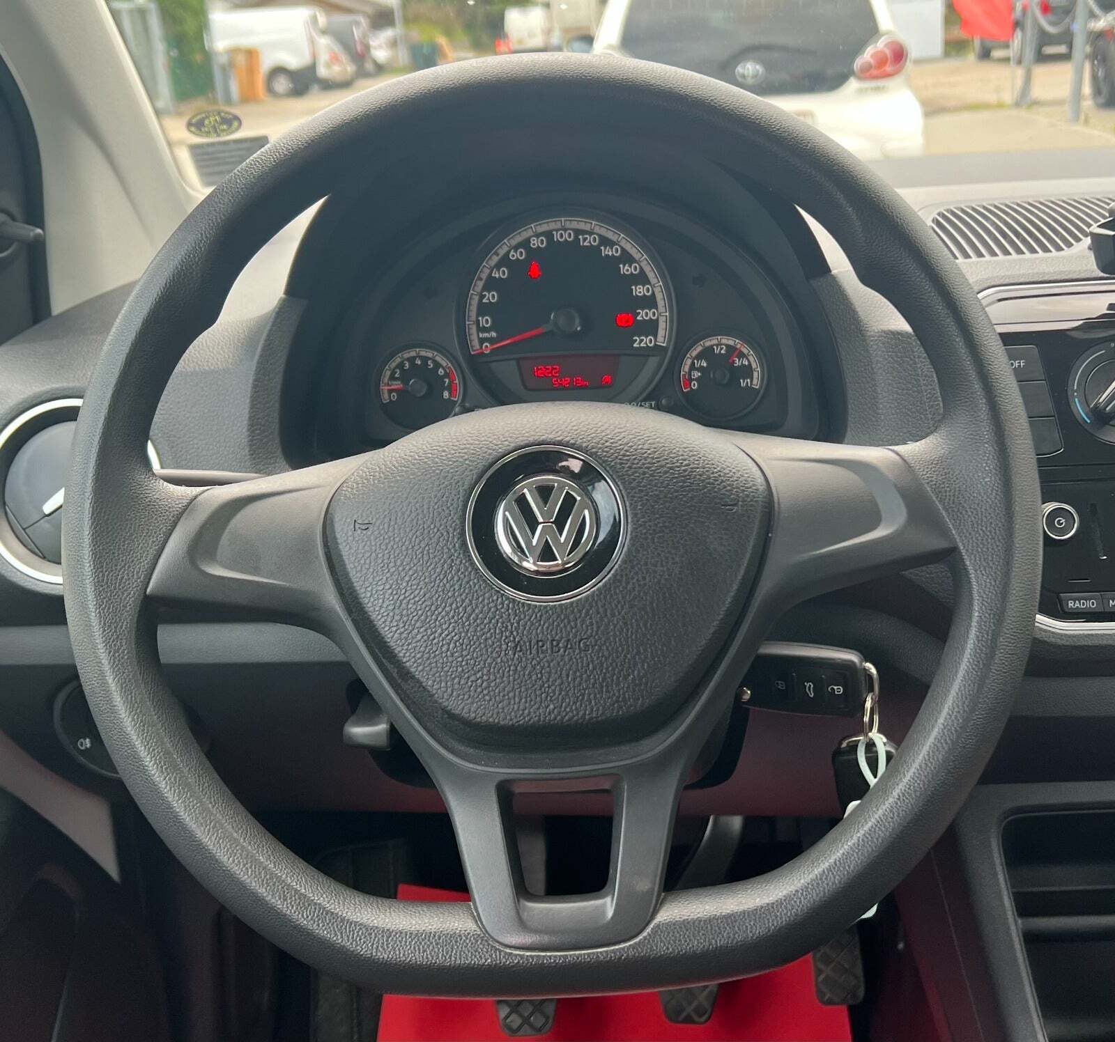 Hvid VW UP! fra 2017