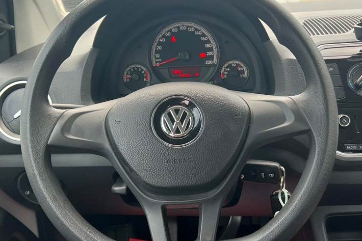 Hvid VW UP! fra 2017