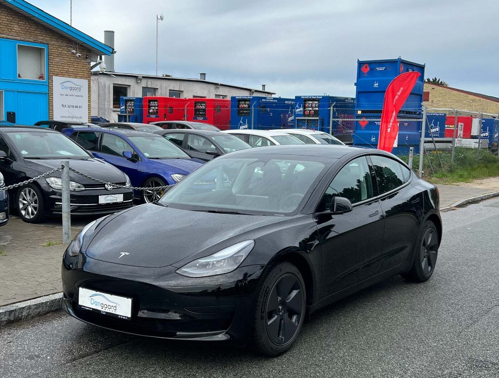 Sort Tesla Model 3 fra 2022