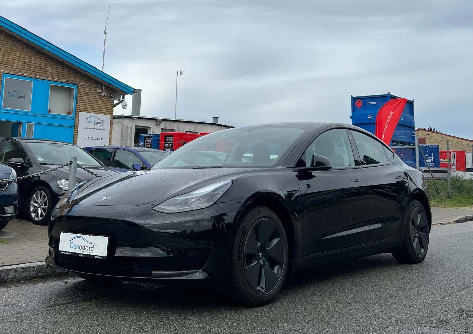 Sort Tesla Model 3 fra 2022