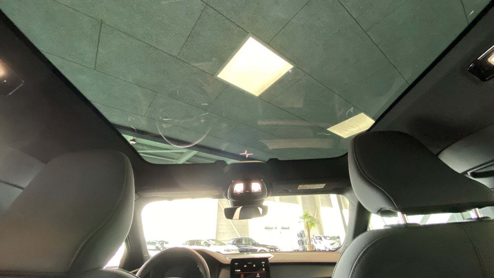 Blå Polestar 2 fra 2021