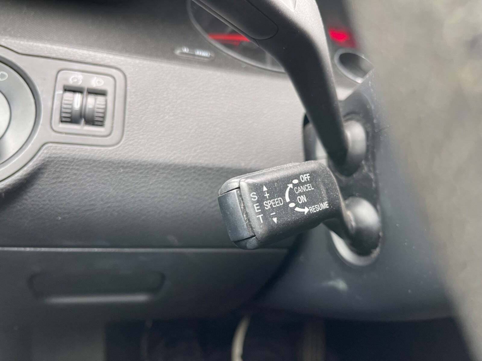 Sort VW Passat fra 2006