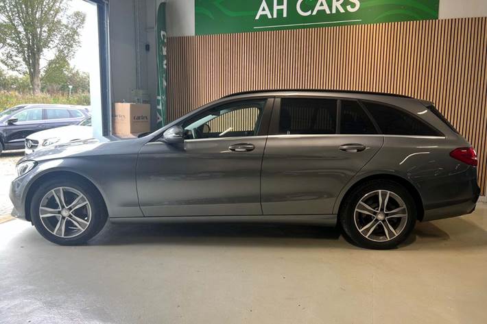 Grå Mercedes C220 d fra 2017