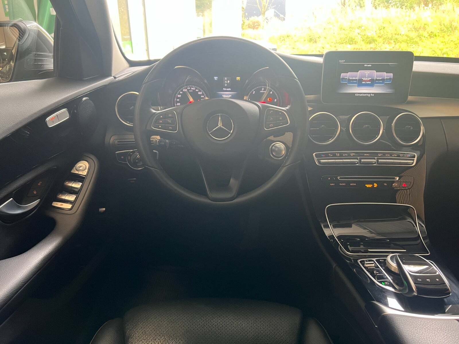 Grå Mercedes C220 d fra 2017