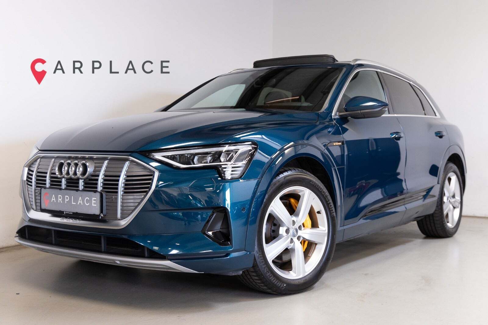 Blå Audi e-tron fra 2020