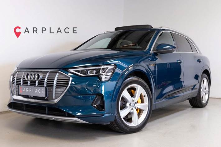 Blå Audi e-tron fra 2020
