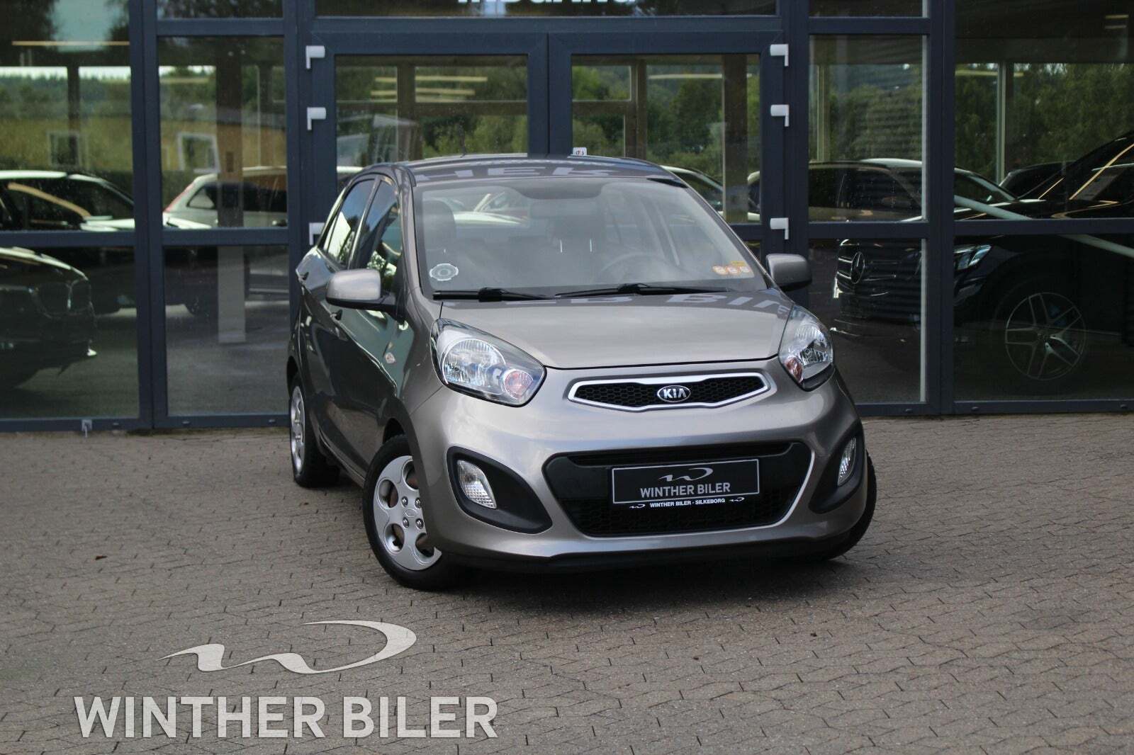 Grå Kia Picanto fra 2013