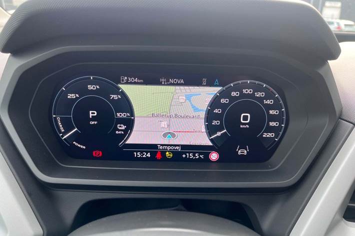 Grå Audi Q4 e-tron fra 2023