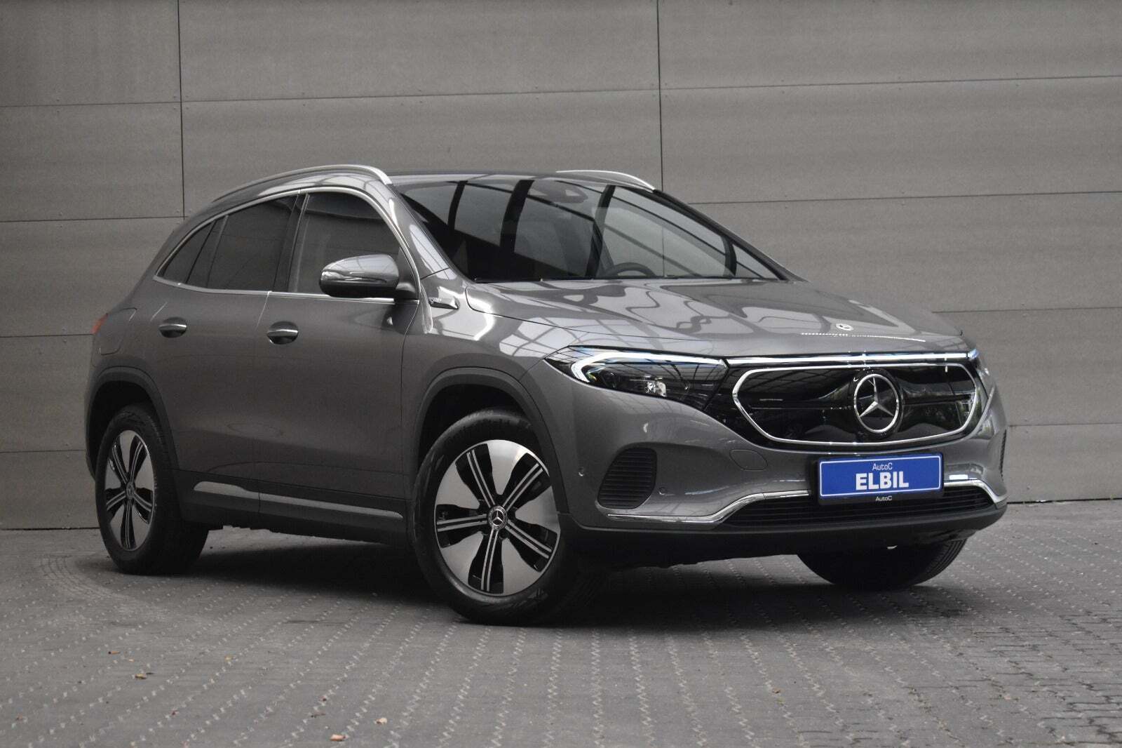 Grå Mercedes EQA350 fra 2022
