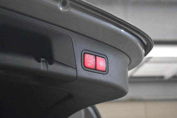 Grå Mercedes EQA350 fra 2022