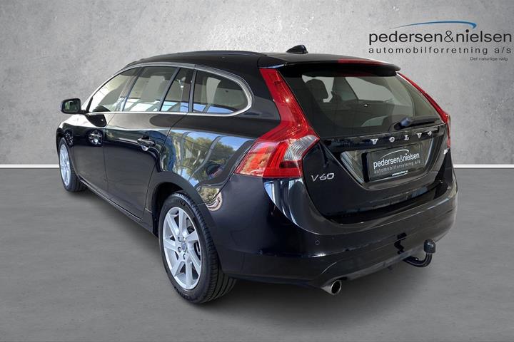 Sort Volvo V60 fra 2015