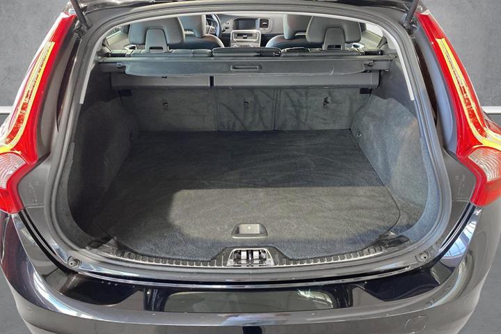 Sort Volvo V60 fra 2015