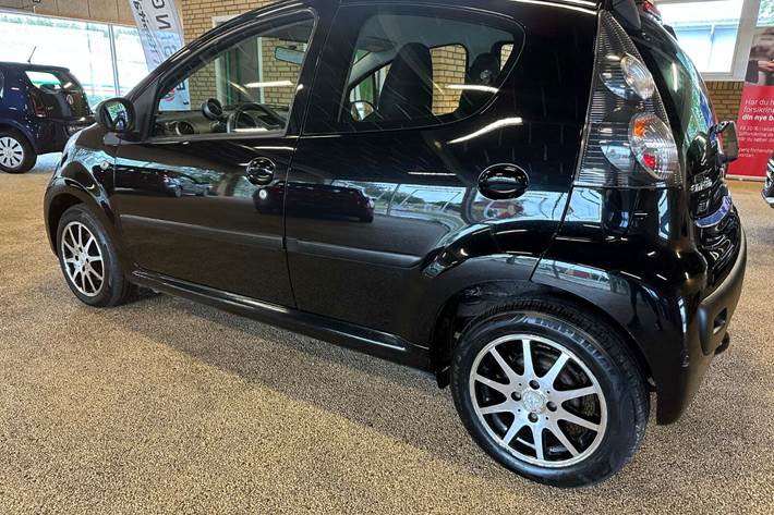 Grå Citroën C1 fra 2013