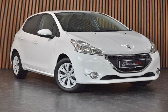 Hvid Peugeot 208 fra 2014