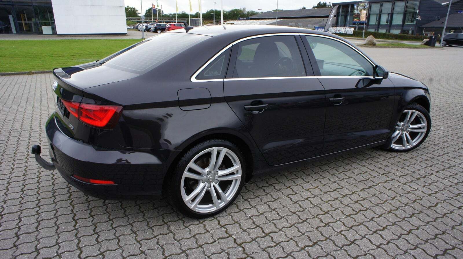 Grå Audi A3 fra 2014