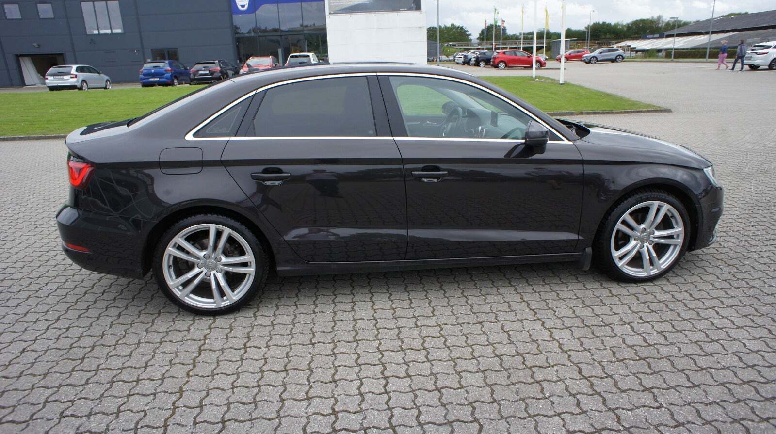 Grå Audi A3 fra 2014