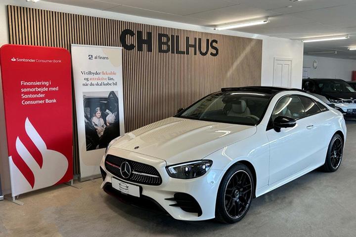 Grå Mercedes E220 d fra 2021