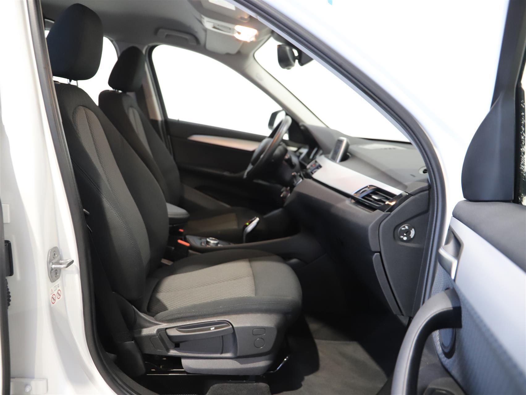 Hvid BMW X1 fra 2019