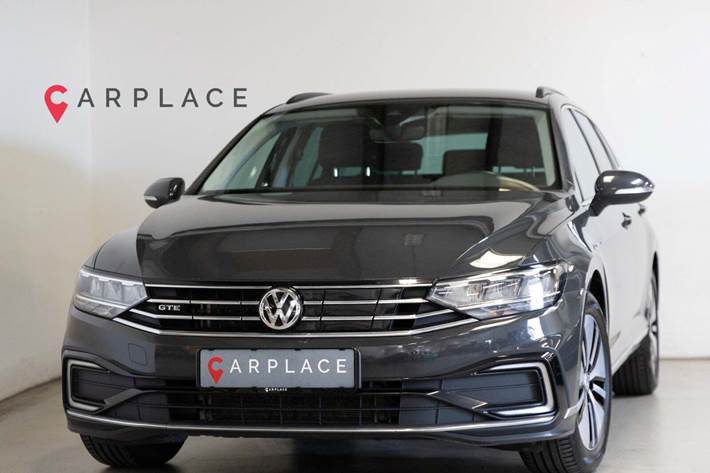 Grå VW Passat fra 2020