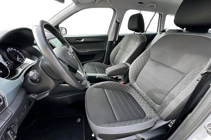 Grå Skoda Fabia fra 2020