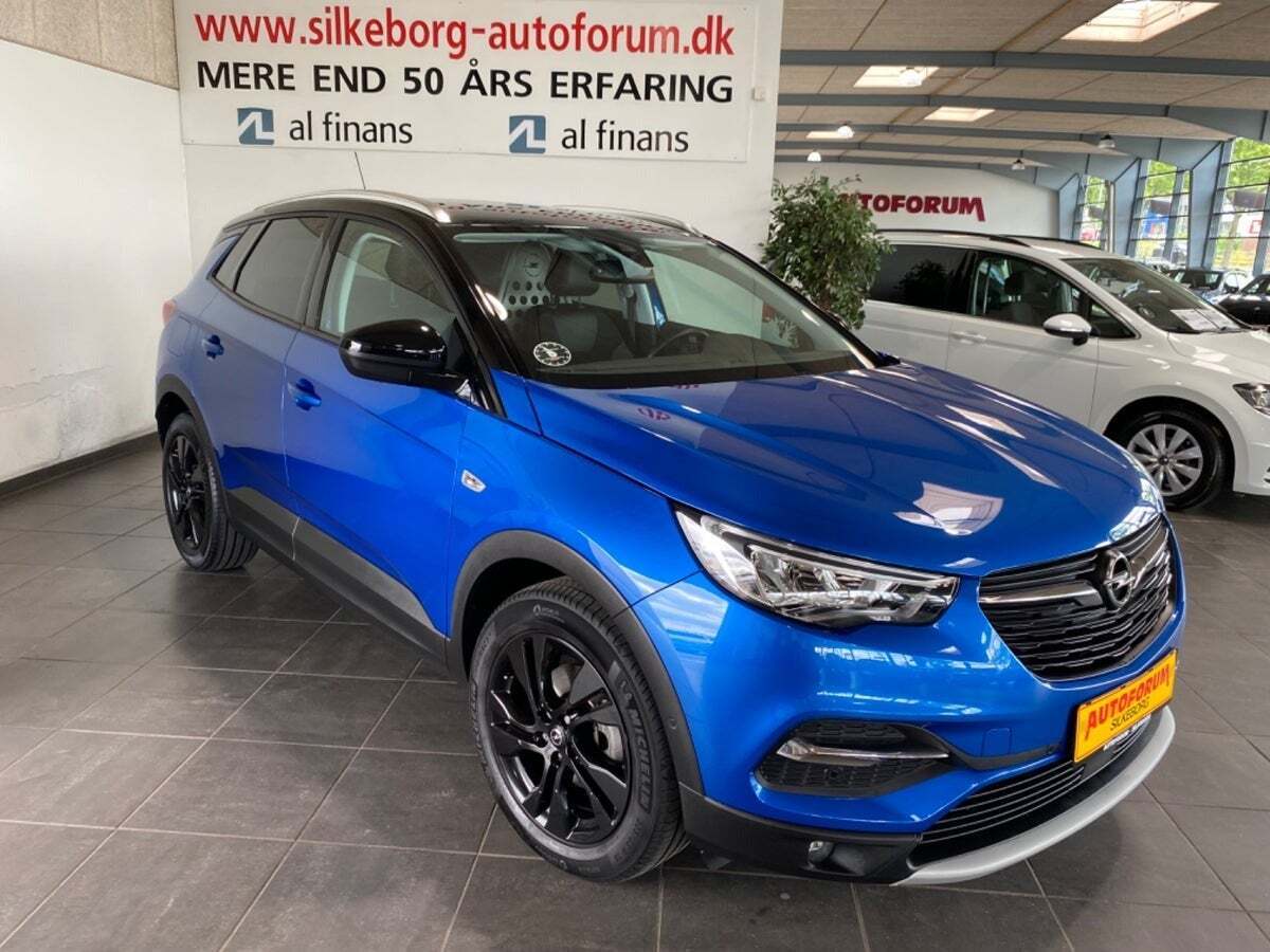 Blå Opel Grandland X fra 2021