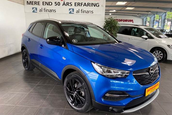 Blå Opel Grandland X fra 2021