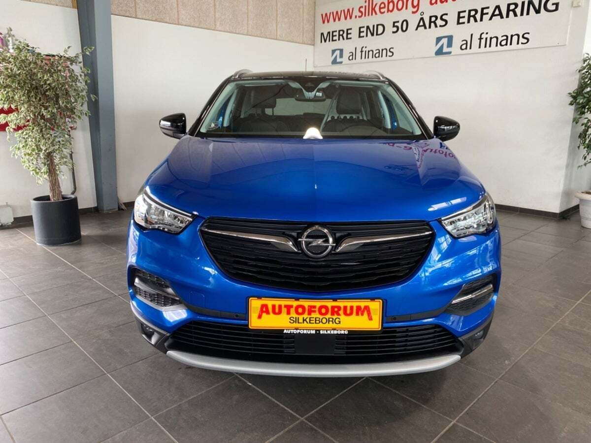 Blå Opel Grandland X fra 2021
