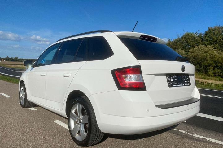 Hvid Skoda Fabia fra 2016