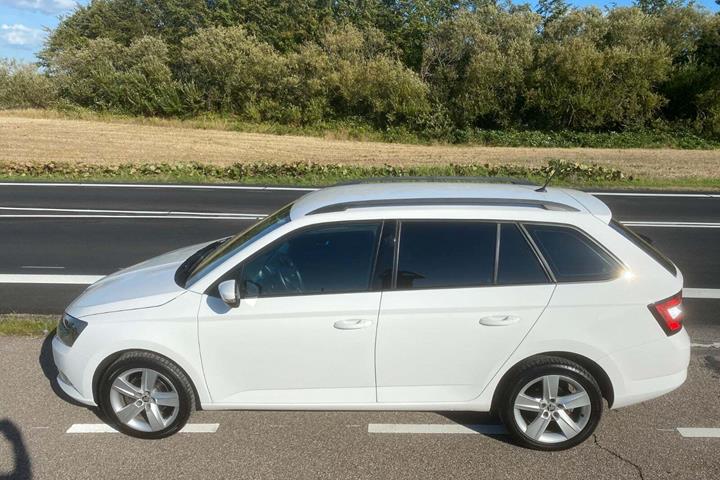 Hvid Skoda Fabia fra 2016