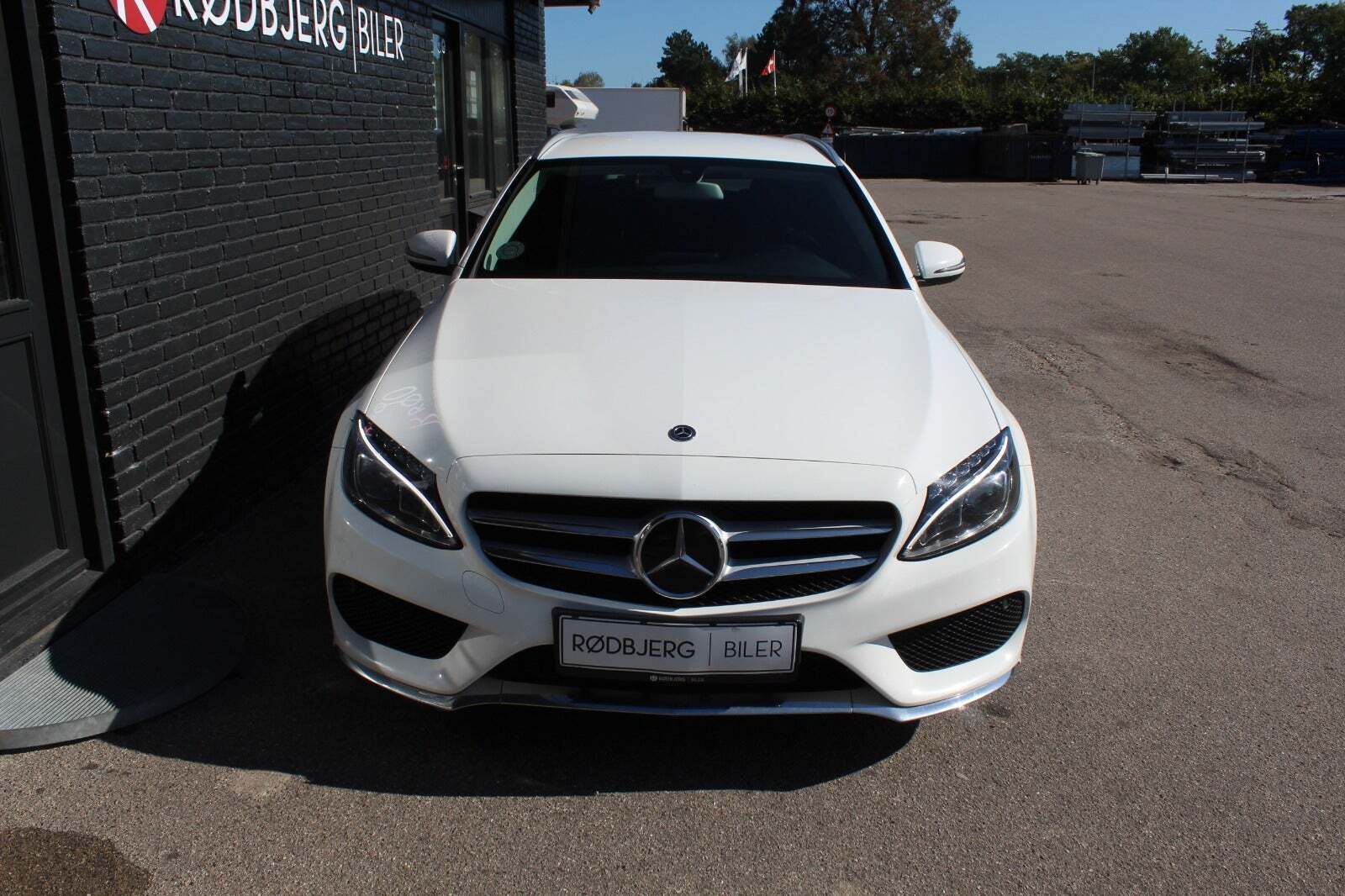 Grå Mercedes C220 d fra 2016
