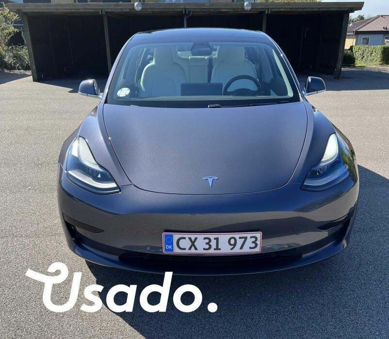 Hvid Tesla Model 3 fra 2020