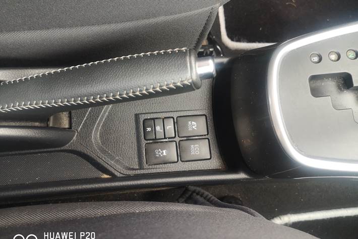 Grå Toyota Yaris fra 2016