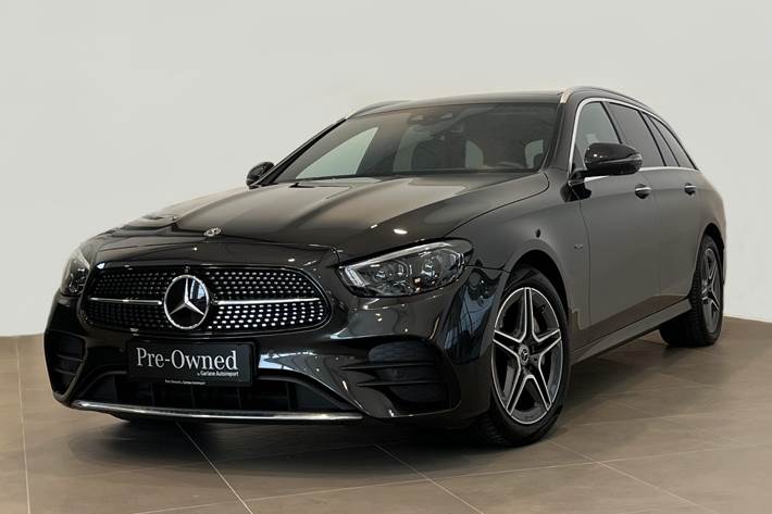 Grå Mercedes E300 de fra 2021