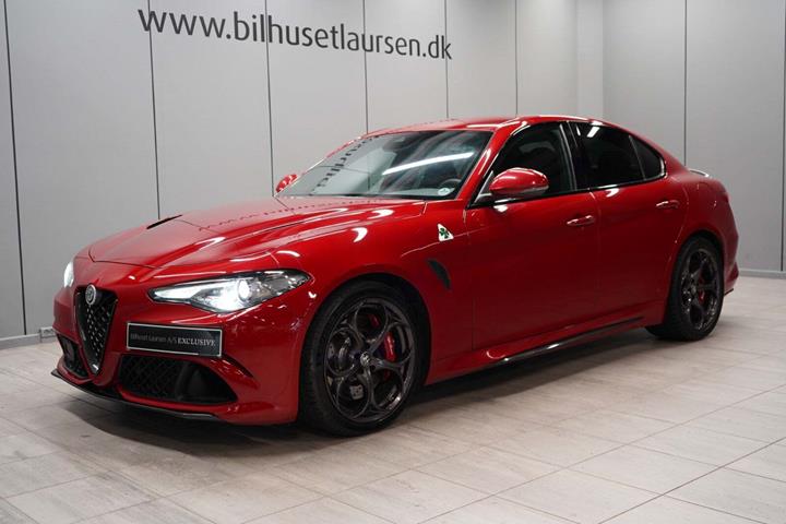 Grå Alfa Romeo Giulia fra 2017