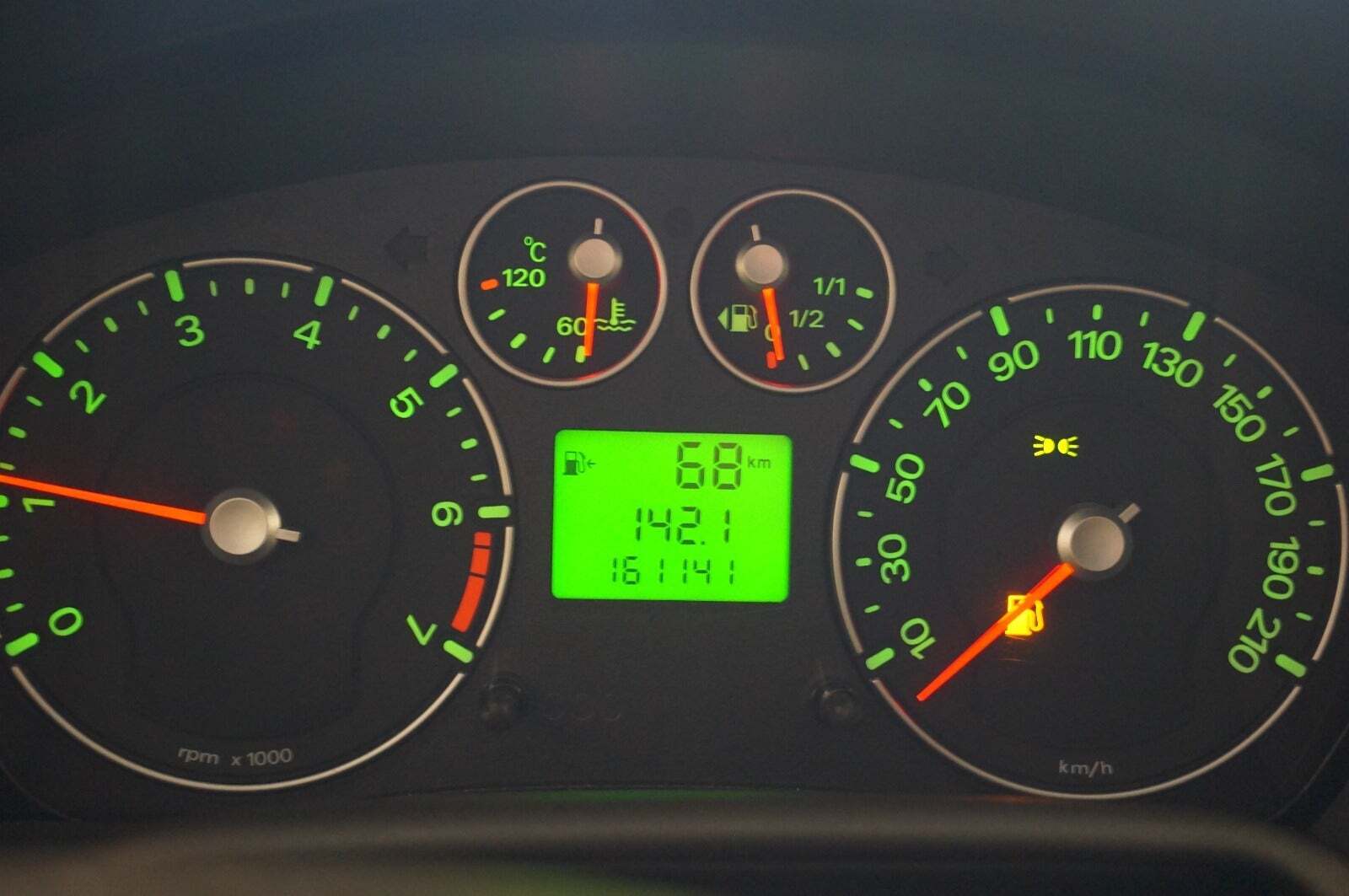 Grå Ford Fusion fra 2006