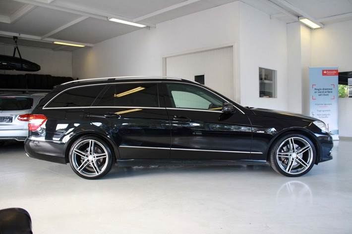 Sort Mercedes E250 fra 2012